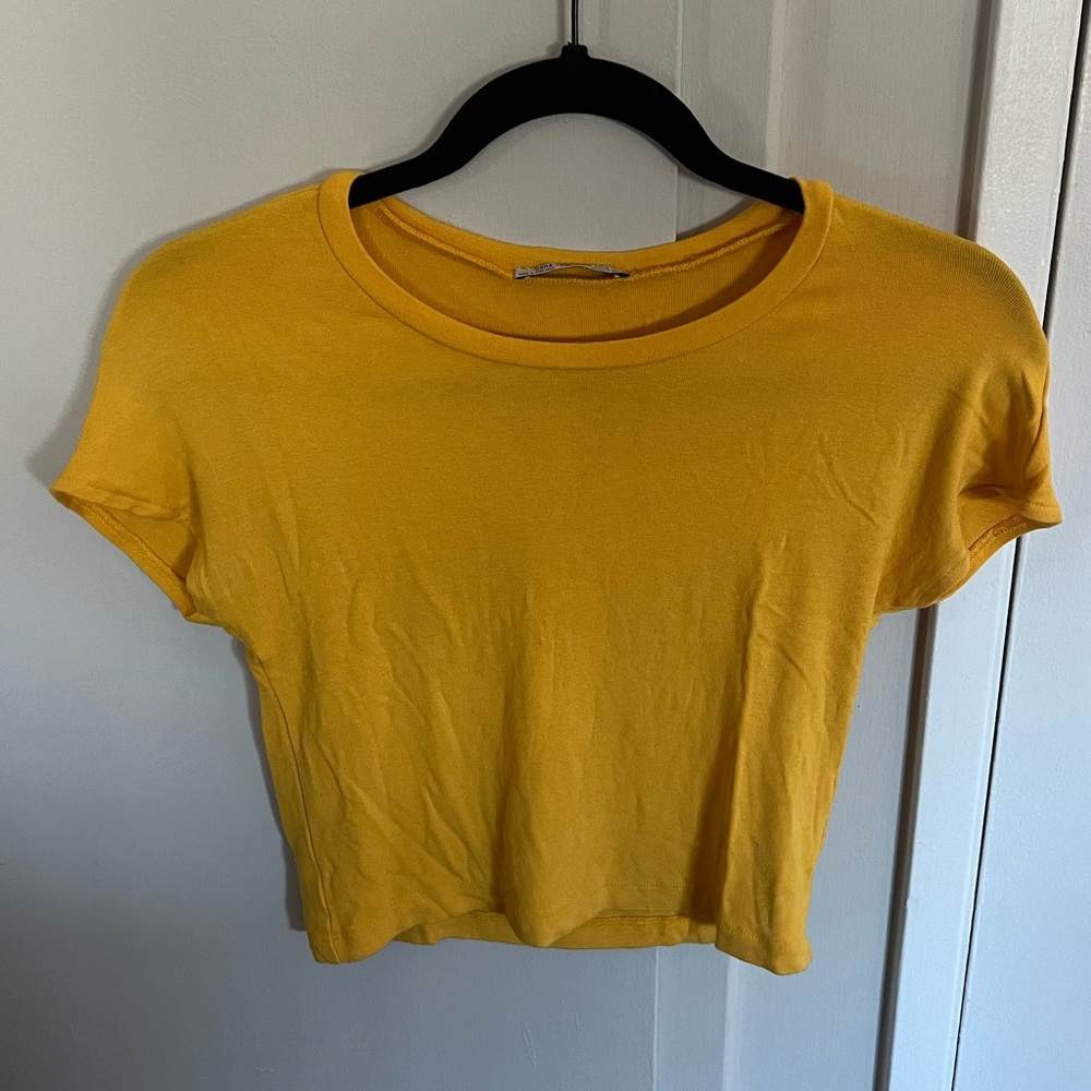 💛 Buy Two, Get One 💛 Zara Cropped Tshirt